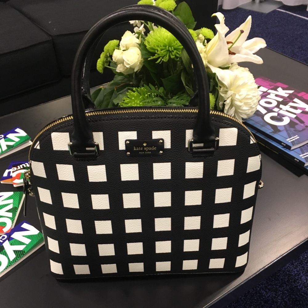 Brand new beautiful Kate Spade. With tag on! - Picture 1 of 4